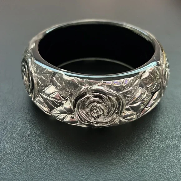 Vintage Plastic Bangle Bracelet, Clear with Silver Flowers, Black, Retro, Boho - Picture 3 of 7